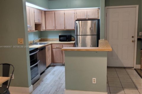 Condominio en venta en Tamarac, Florida, 2 dormitorios, 77.11 m2 № 1988446 - foto 4