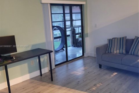 Condominio en venta en Tamarac, Florida, 2 dormitorios, 77.11 m2 № 1988446 - foto 8