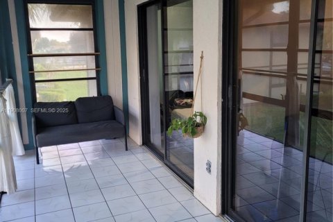 Condominio en venta en Tamarac, Florida, 2 dormitorios, 77.11 m2 № 1988446 - foto 15