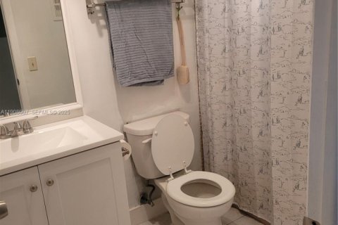 Condominio en venta en Tamarac, Florida, 2 dormitorios, 77.11 m2 № 1988446 - foto 28