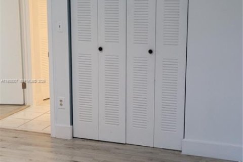 Condominio en venta en Tamarac, Florida, 2 dormitorios, 77.11 m2 № 1988446 - foto 26