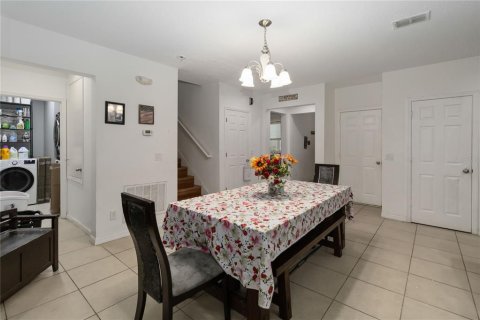 House in Davenport, Florida 7 bedrooms, 376.53 sq.m. № 1917599 - photo 6