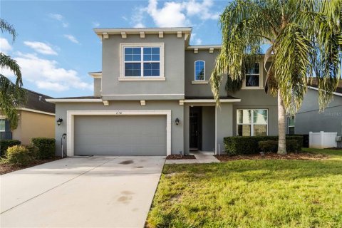 House in Davenport, Florida 7 bedrooms, 376.53 sq.m. № 1917599 - photo 1
