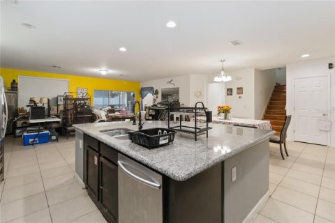 House in Davenport, Florida 7 bedrooms, 376.53 sq.m. № 1917599 - photo 3