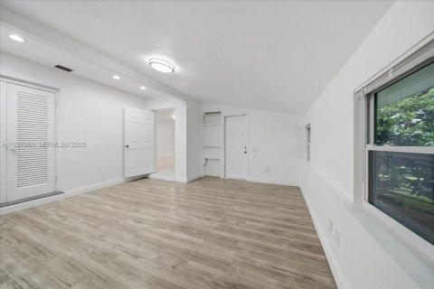 Купить виллу или дом в Холливуд, Флорида 3 спальни, 128.58м2, № 1986967 - фото 23