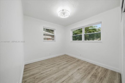 Купить виллу или дом в Холливуд, Флорида 3 спальни, 128.58м2, № 1986967 - фото 14