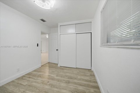 Купить виллу или дом в Холливуд, Флорида 3 спальни, 128.58м2, № 1986967 - фото 15