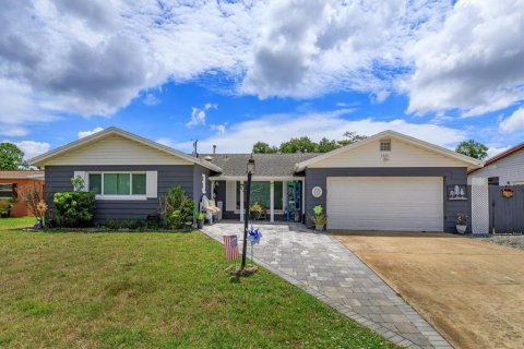 Villa ou maison à vendre à Titusville, Floride: 3 chambres, 131.83 m2 № 2305163 - photo 2