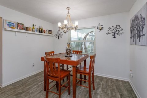 Villa ou maison à vendre à Titusville, Floride: 3 chambres, 131.83 m2 № 2305163 - photo 6