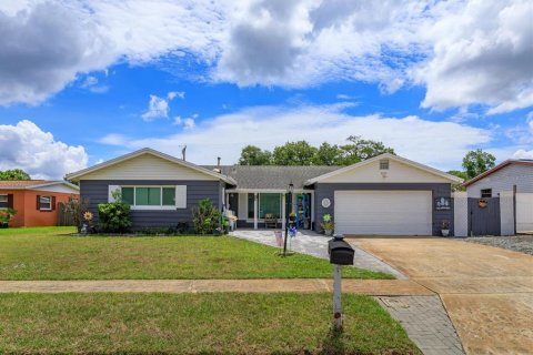 House in Titusville, Florida 3 bedrooms, 131.83 sq.m. № 2305163