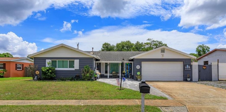 Villa ou maison à Titusville, Floride 3 chambres, 131.83 m2 № 2305163