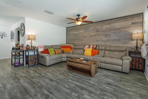 Villa ou maison à vendre à Titusville, Floride: 3 chambres, 131.83 m2 № 2305163 - photo 5