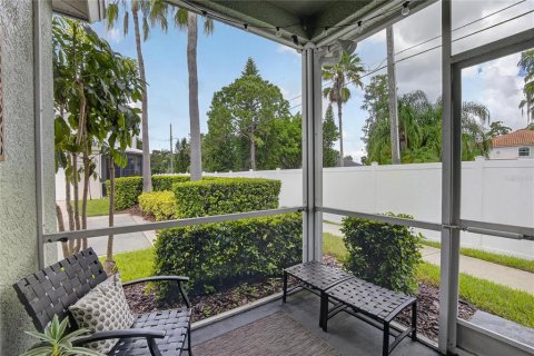 Villa ou maison à vendre à Tampa, Floride: 3 chambres, 182.55 m2 № 2342591 - photo 18