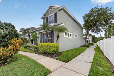 Villa ou maison à vendre à Tampa, Floride: 3 chambres, 182.55 m2 № 2342591 - photo 4