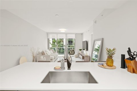 Condominio en venta en Miami, Florida, 1 dormitorio, 82.5 m2 № 1931762 - foto 7