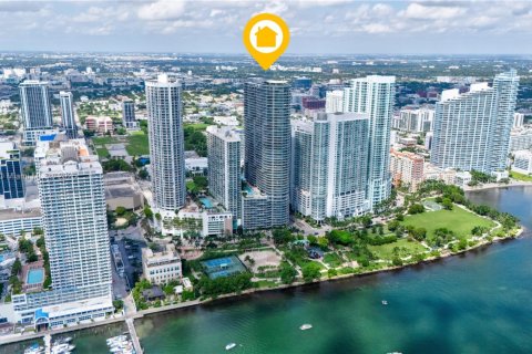 Condominio en venta en Miami, Florida, 1 dormitorio, 82.5 m2 № 1931762 - foto 1