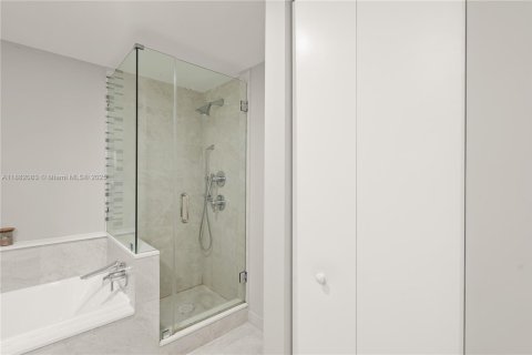 Condominio en venta en Miami, Florida, 1 dormitorio, 82.5 m2 № 1931762 - foto 20
