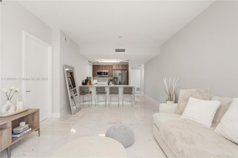 Condominio en venta en Miami, Florida, 1 dormitorio, 82.5 m2 № 1931762 - foto 17