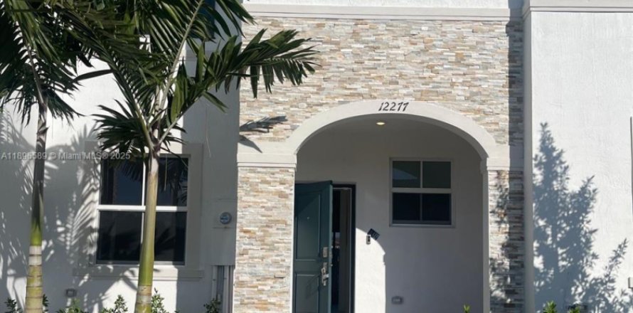 Touwnhouse à Miami, Floride 3 chambres, 137.77 m2 № 1957312