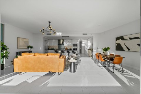 Condo in Saint Petersburg, Florida, 2 bedrooms  № 1905378 - photo 16
