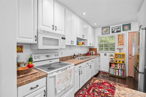 Villa ou maison à vendre à Orlando, Floride: 2 chambres, 66.43 m2 № 2410387 - photo 8