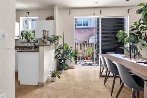 Touwnhouse à vendre à Doral, Floride: 3 chambres, 157 m2 № 2004139 - photo 12