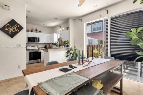 Touwnhouse à vendre à Doral, Floride: 3 chambres, 157 m2 № 2004139 - photo 14