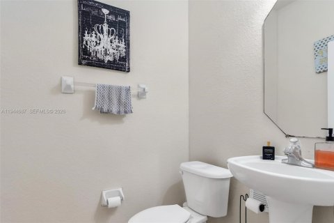 Touwnhouse à vendre à Doral, Floride: 3 chambres, 157 m2 № 2004139 - photo 11