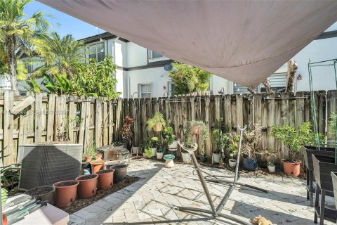 Touwnhouse à vendre à Doral, Floride: 3 chambres, 157 m2 № 2004139 - photo 24