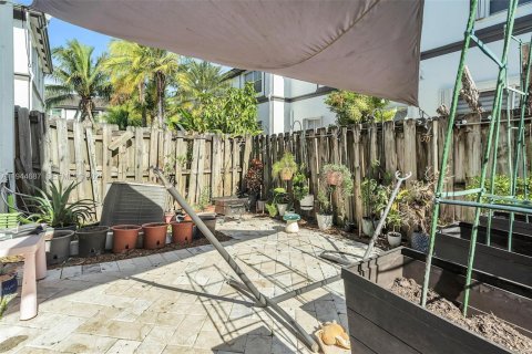 Touwnhouse à vendre à Doral, Floride: 3 chambres, 157 m2 № 2004139 - photo 27