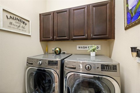 Casa en venta en Orlando, Florida, 5 dormitorios, 335.38 m2 № 2383520 - foto 26