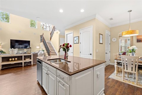Casa en venta en Orlando, Florida, 5 dormitorios, 335.38 m2 № 2383520 - foto 8