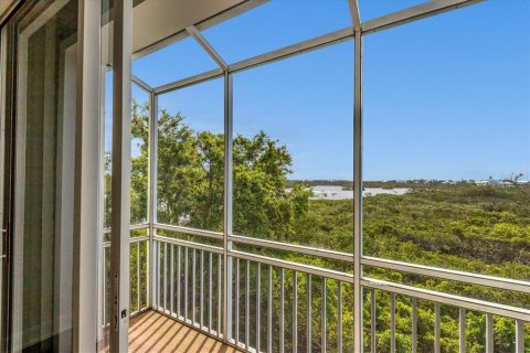 Townhouse in Placida, Florida 4 bedrooms, 213.3 sq.m. № 2403707 - photo 23