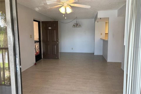 Copropriété à vendre à Port Charlotte, Floride: 2 chambres, 83.52 m2 № 2203025 - photo 7