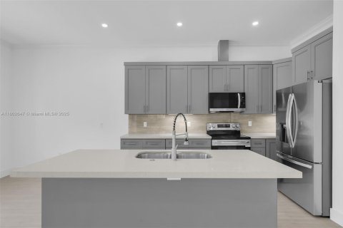 House in Key Largo, Florida 3 bedrooms, 134.52 sq.m. № 1730578 - photo 11