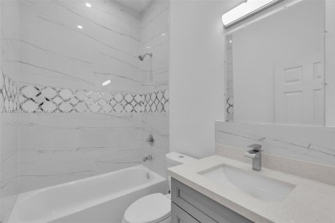 House in Key Largo, Florida 3 bedrooms, 134.52 sq.m. № 1730578 - photo 22