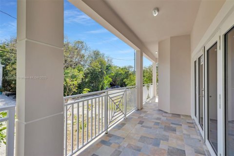 House in Key Largo, Florida 3 bedrooms, 134.52 sq.m. № 1730578 - photo 2