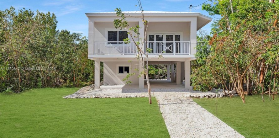 House in Key Largo, Florida 3 bedrooms, 134.52 sq.m. № 1730578
