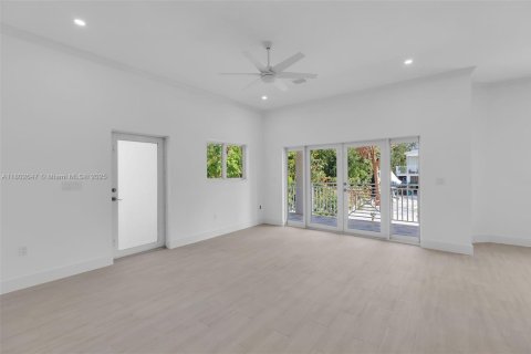 House in Key Largo, Florida 3 bedrooms, 134.52 sq.m. № 1730578 - photo 21