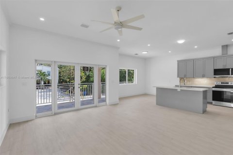 House in Key Largo, Florida 3 bedrooms, 134.52 sq.m. № 1730578 - photo 18