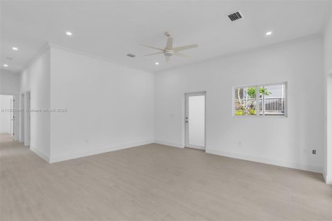 House in Key Largo, Florida 3 bedrooms, 134.52 sq.m. № 1730578 - photo 20