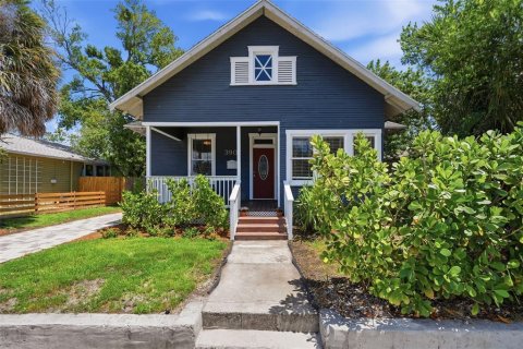 House in Tampa, Florida 2 bedrooms, 110.83 sq.m. № 2114252