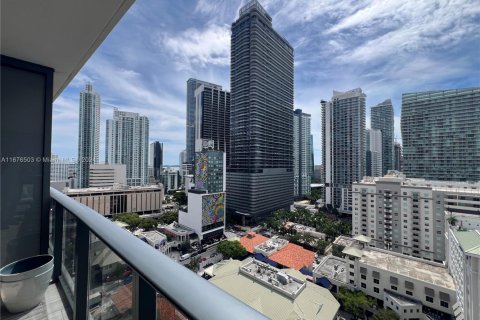 Condominio en venta en Miami, Florida, 1 dormitorio, 79.06 m2 № 2077033 - foto 3