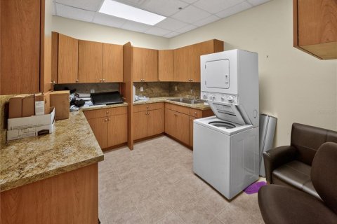 Commercial property in Lady Lake, Florida 373.47 sq.m. № 2195413 - photo 4