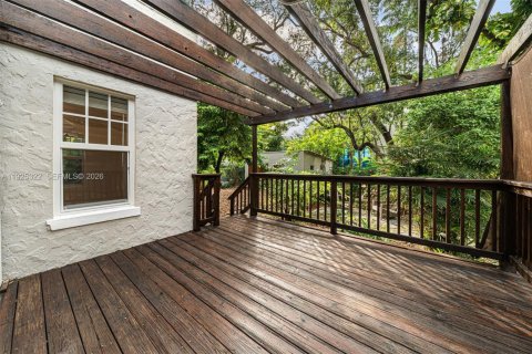 House in Miami, Florida 3 bedrooms, 166.57 sq.m. № 2000014