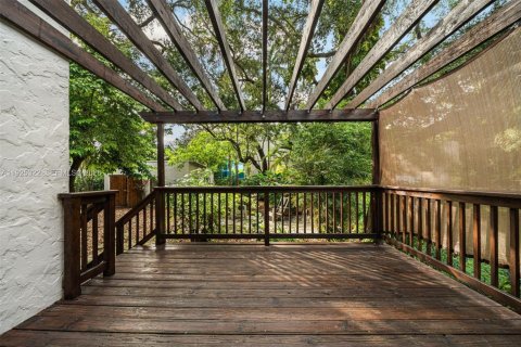 Villa ou maison à vendre à Miami, Floride: 3 chambres, 166.57 m2 № 2000014 - photo 24