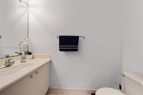 Снять в аренду таунхаус в Уэстон, Флорида 4 спальни, 166.3м2, № 1931101 - фото 22