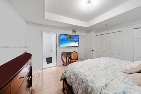 Снять в аренду таунхаус в Уэстон, Флорида 4 спальни, 166.3м2, № 1931101 - фото 12