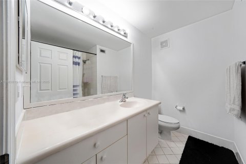 Снять в аренду таунхаус в Уэстон, Флорида 4 спальни, 166.3м2, № 1931101 - фото 19