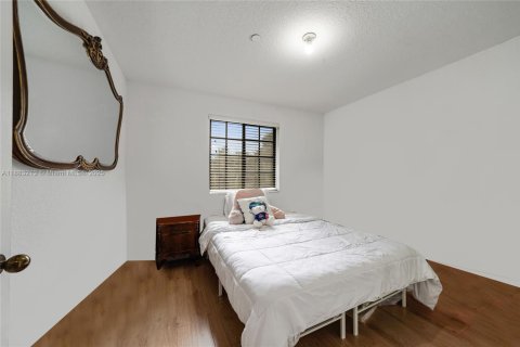 Снять в аренду таунхаус в Уэстон, Флорида 4 спальни, 166.3м2, № 1931101 - фото 13